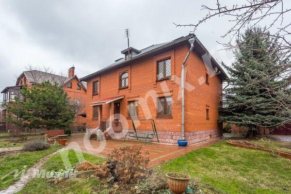 Продаю  дом , 295 кв.м , 12 соток, Кирпич, 14490000 руб., Московская область