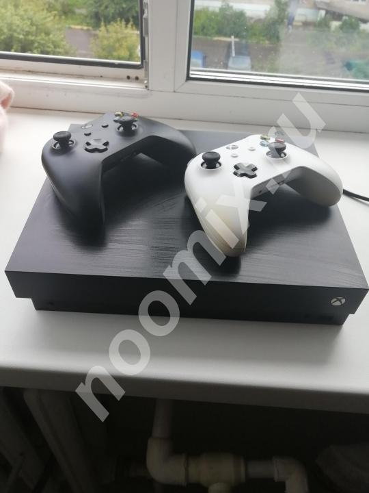 Продам xbox one x с коробкой и полным комплектом 2 джойстика