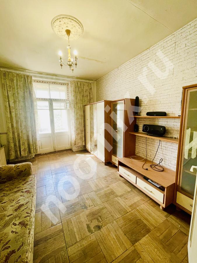 Продается комната 14,7 кв. м. балкон в 1 мин. пешком до ...,  МОСКВА