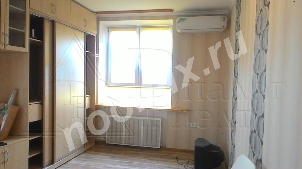 Продается комната в трехкомнатной квартире в г. Дзержинский ..., Московская область