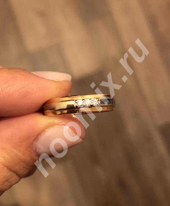 Обручальное кольцо из комбинированного золота с 3 ...